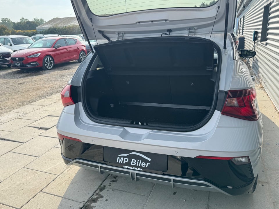 Hyundai i20 1,0 T-GDi Essential DCT 5d