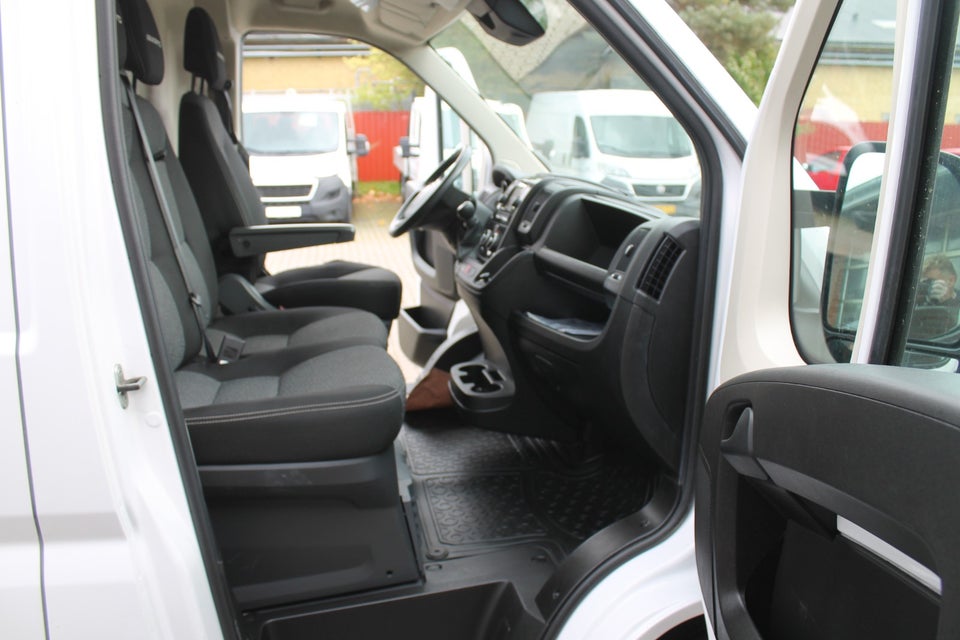 Fiat Ducato 35 2,3 MJT 140 Kassevogn L2H2 Pro+ aut.