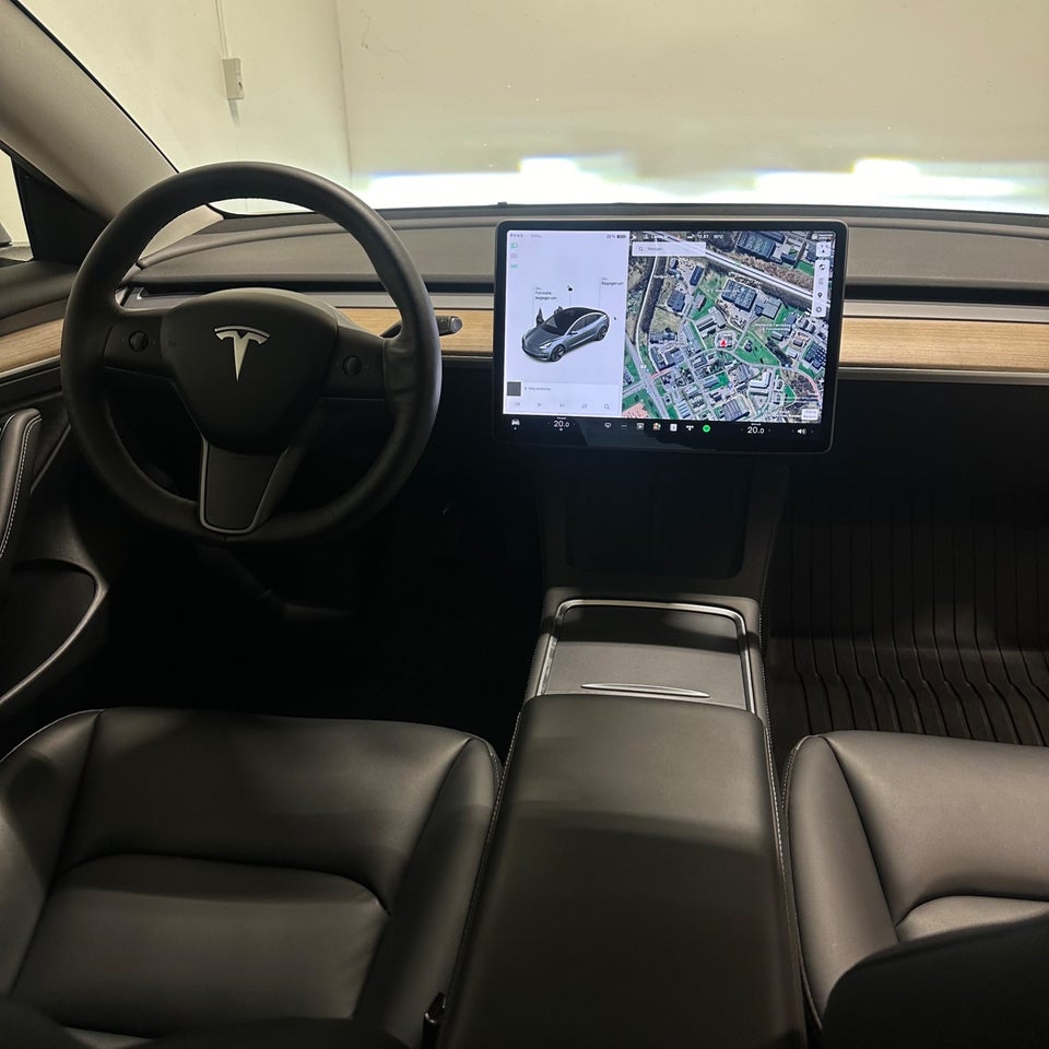 Tesla Model 3 Standard Range+ RWD 4d