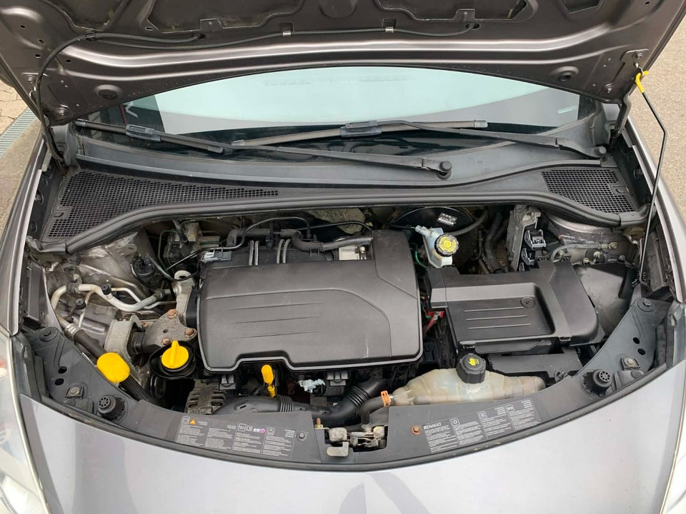 Renault Clio III 1,2 16V Authentique Sport Tourer 5d