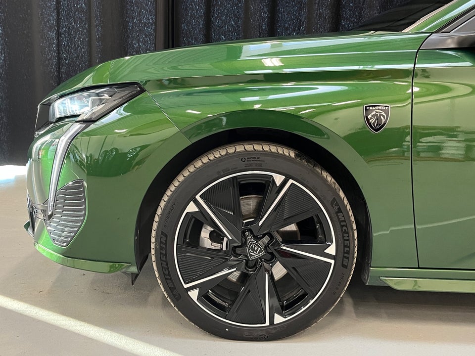 Peugeot e-308 54 GT 5d