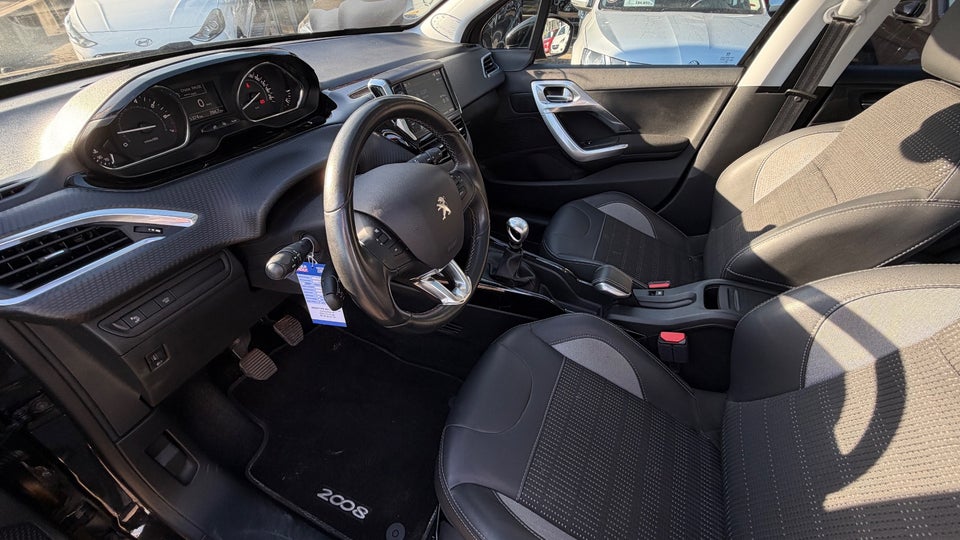 Peugeot 2008 1,2 PureTech 110 Allure 5d