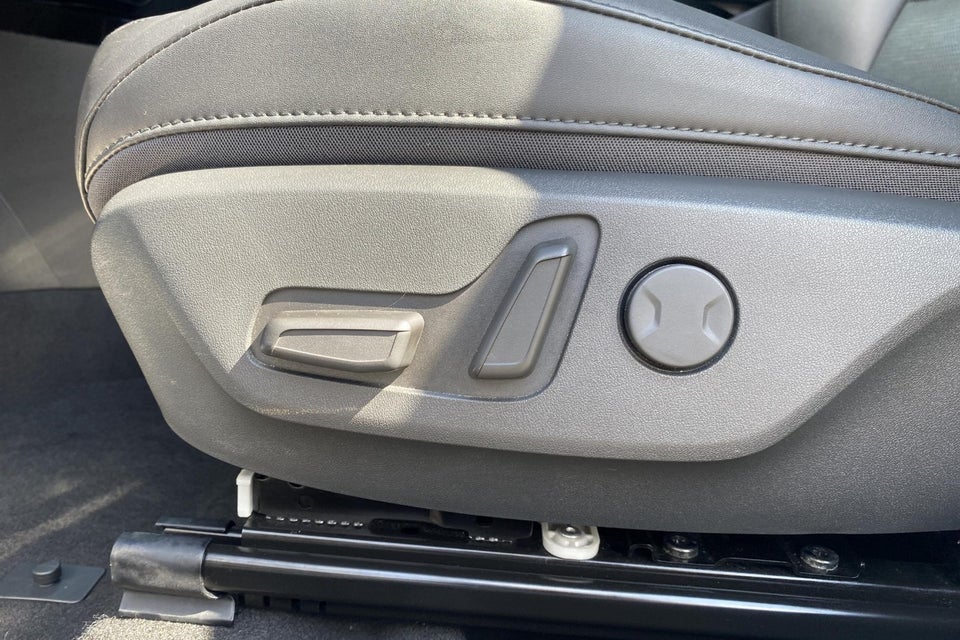 Kia Niro 64 EV Premium 5d