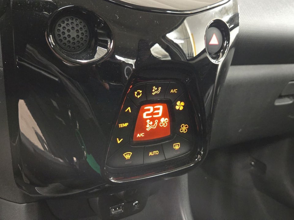 Citroën C1 1,0 VTi Shine 5d