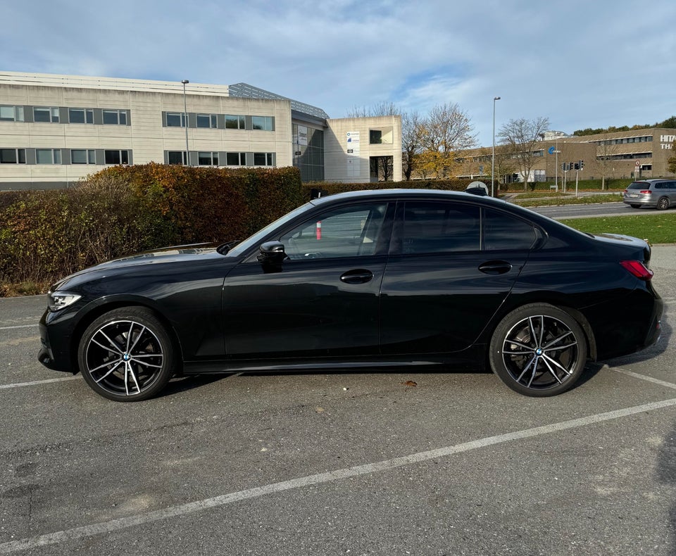 BMW 320i 2,0 Connected aut. 4d