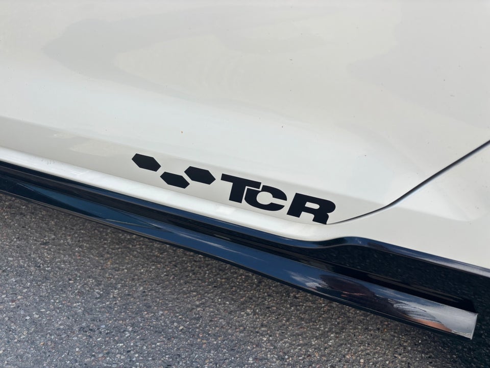 VW Golf VII 2,0 GTi TCR DSG 5d