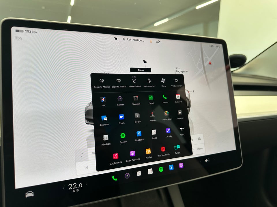 Tesla Model 3 Long Range AWD 4d