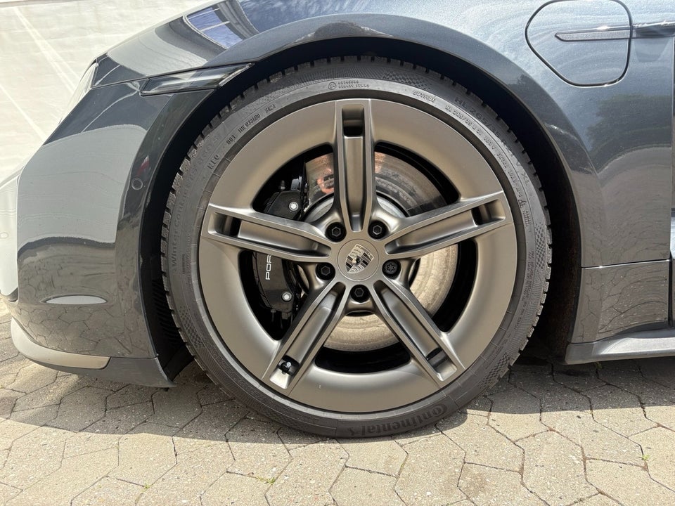 Porsche Taycan Turbo Performance+ 4d