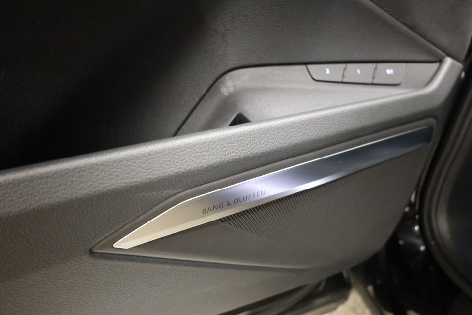 Audi Q8 e-tron 55 S-line quattro 5d