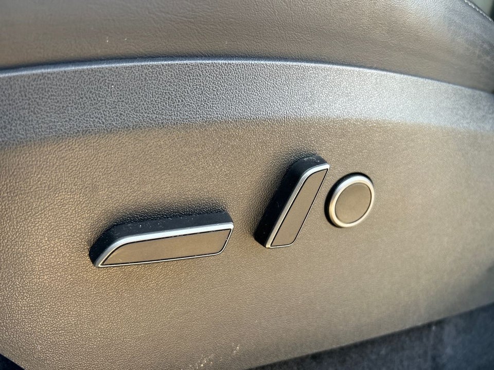 Tesla Model Y Long Range AWD 5d