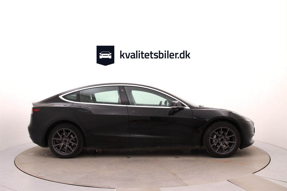 Tesla Model 3 Standard Range+ RWD 4d