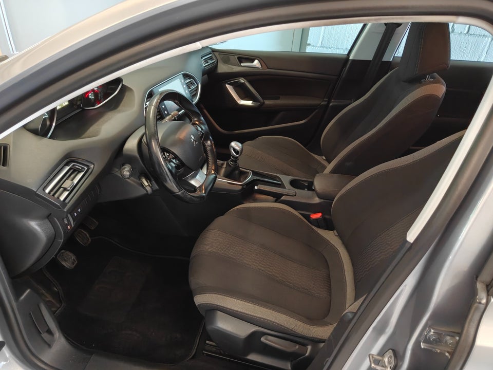 Peugeot 308 1,6 BlueHDi 120 Style SW 5d