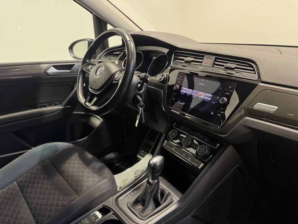 VW Touran 1,6 TDi 115 IQ.Drive DSG Van 5d