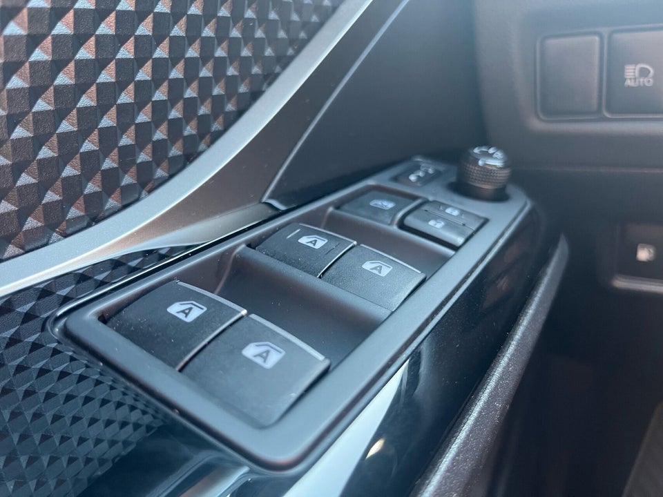 Toyota C-HR 1,8 Hybrid Premium Selected CVT 5d
