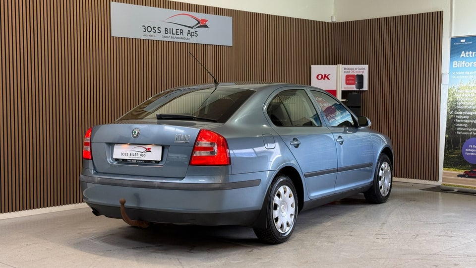 Skoda Octavia 1,6 FSi Ambiente 5d