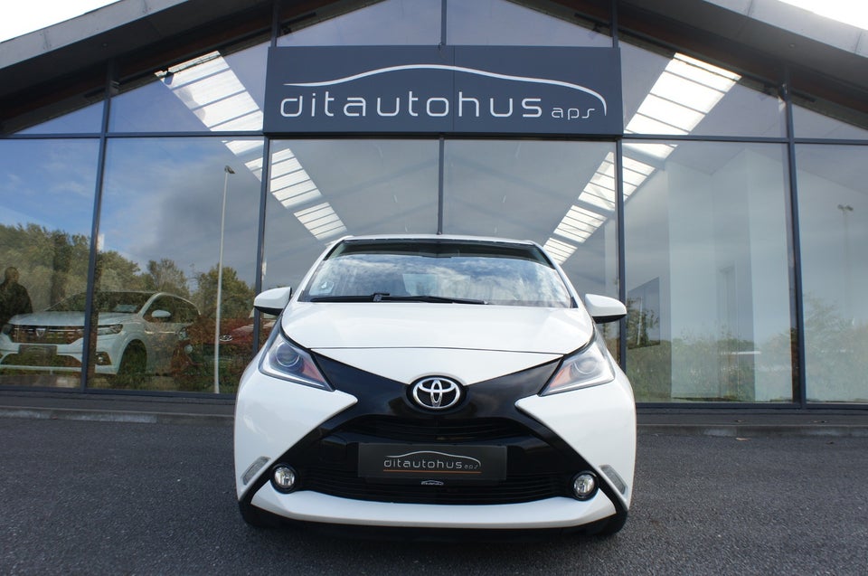 Toyota Aygo 1,0 VVT-i x-play 5d