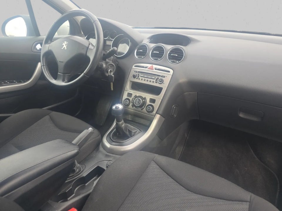 Peugeot 308 1,6 VTi 120 Access 5d