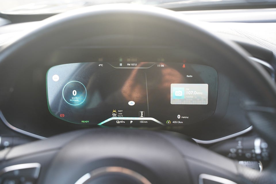 MG Marvel R Luxury 5d