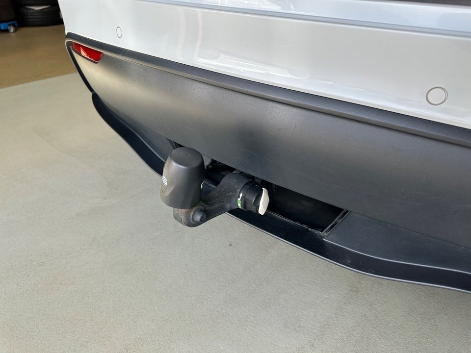 Tesla Model Y Long Range AWD 5d
