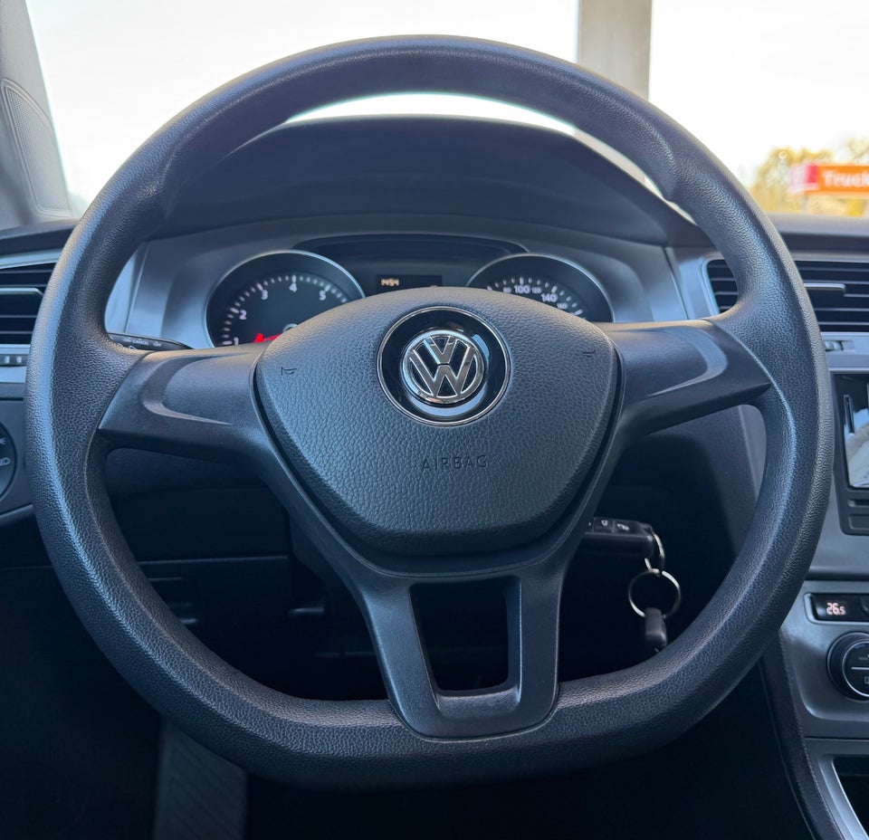 VW Golf VII 1,2 TSi 105 Trendline Variant BMT 5d