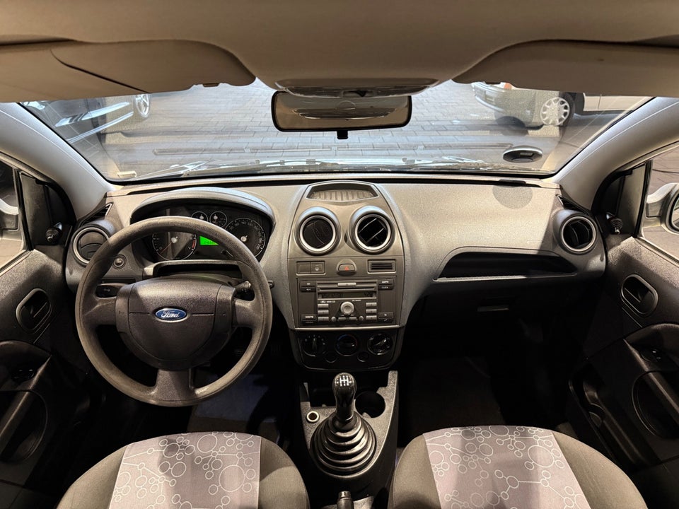 Ford Fiesta 1,4 Ambiente 5d