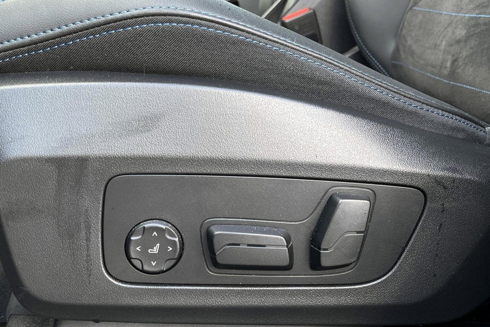 BMW iX1 xDrive30 Fully Charged M-Sport 5d