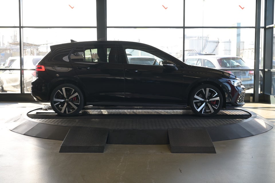 VW Golf VIII 1,4 GTE DSG 5d