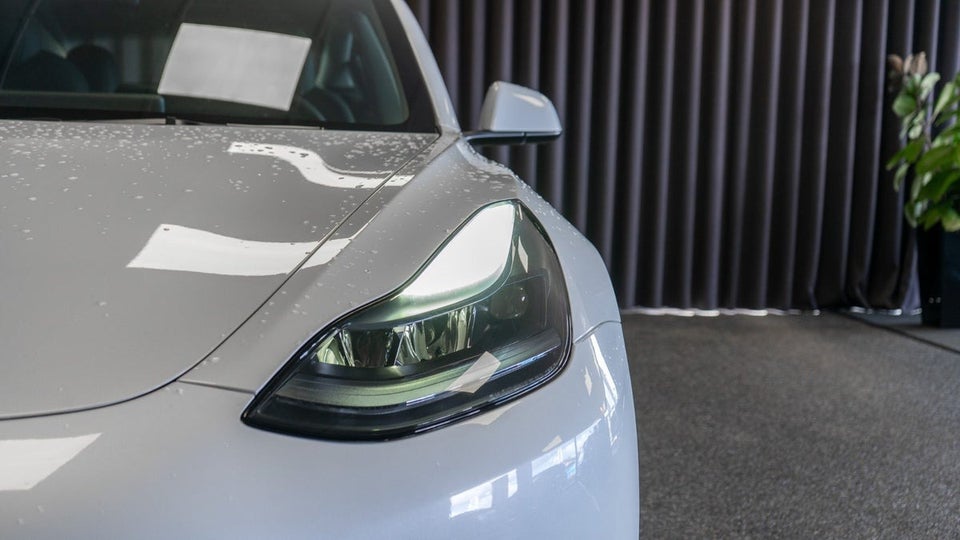 Tesla Model 3 Standard Range+ RWD 4d