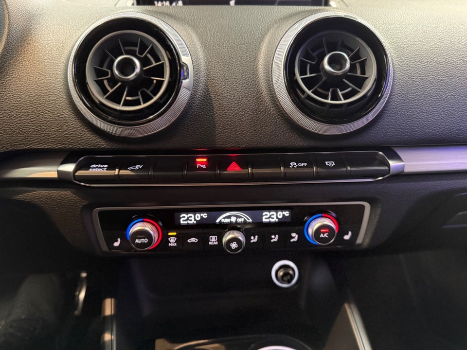 Audi A3 1,4 e-tron S-line Sportback S-tr. 5d