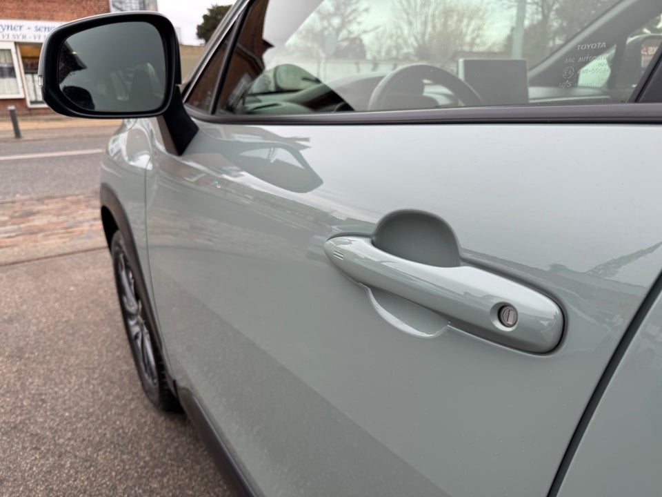 Toyota Corolla Cross 2,0 Hybrid Style Comfort CVT 5d