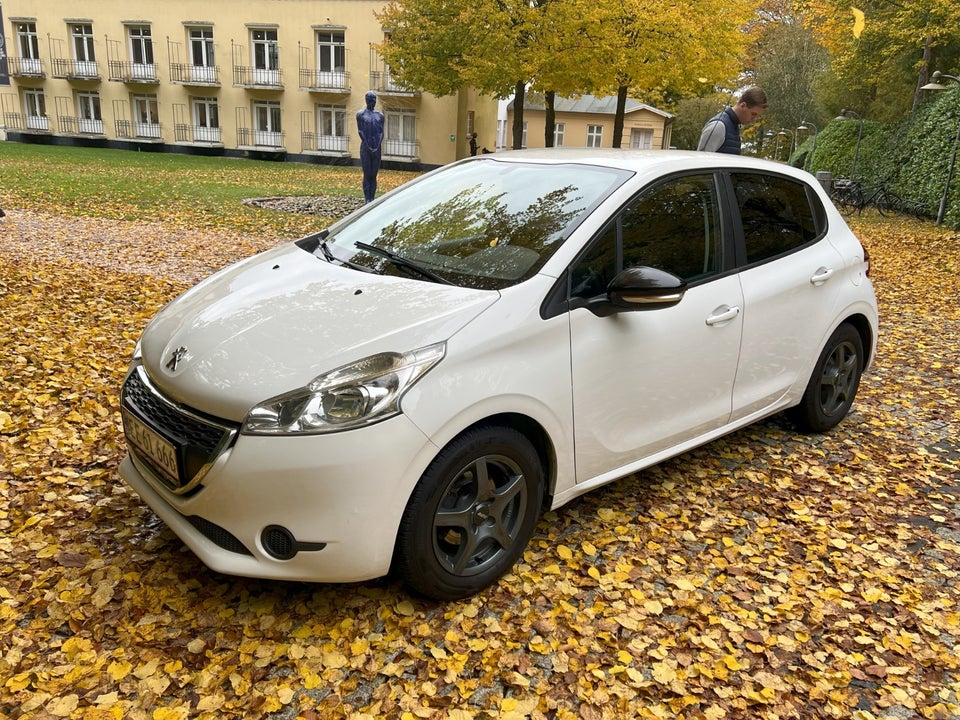 Peugeot 208 1,2 VTi Active 5d