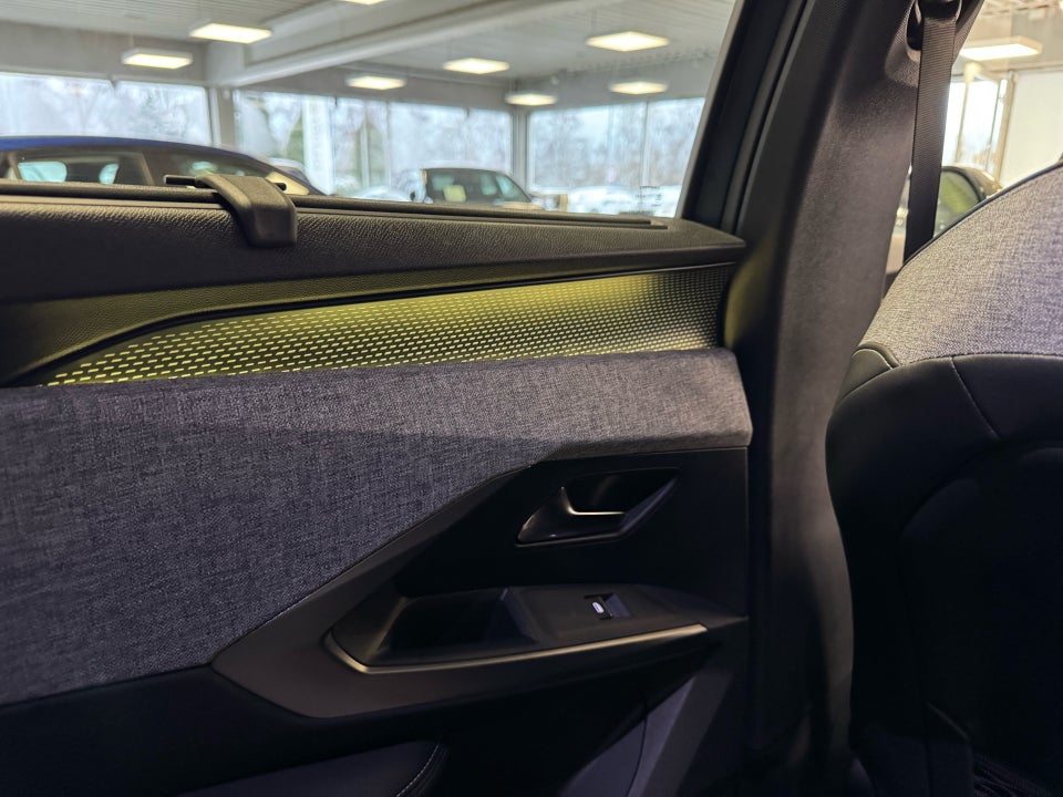 Peugeot e-5008 77 GT Pack 7prs 5d