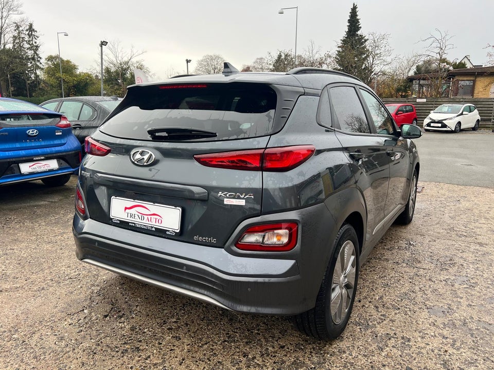 Hyundai Kona 64 EV Essential 5d