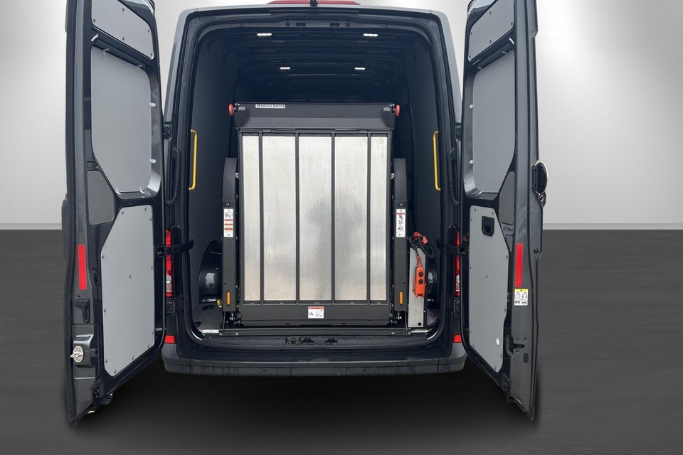 VW Crafter 35 2,0 TDi 177 Kassevogn L3H3 aut.