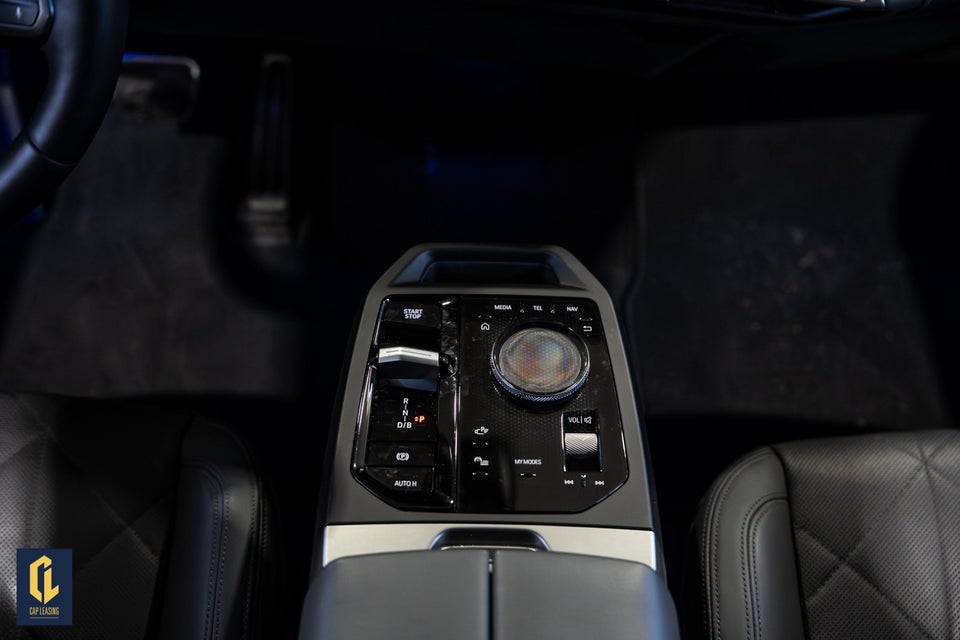 BMW iX xDrive60 Fully Charged 5d