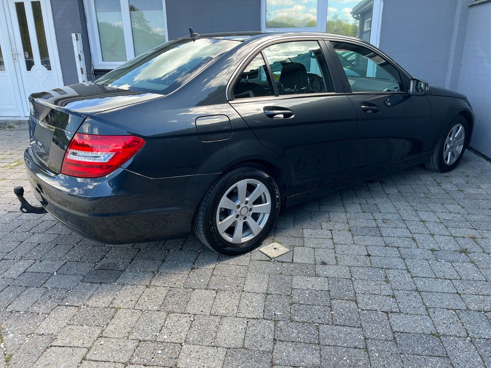 Mercedes C180 2,2 CDi BE 4d