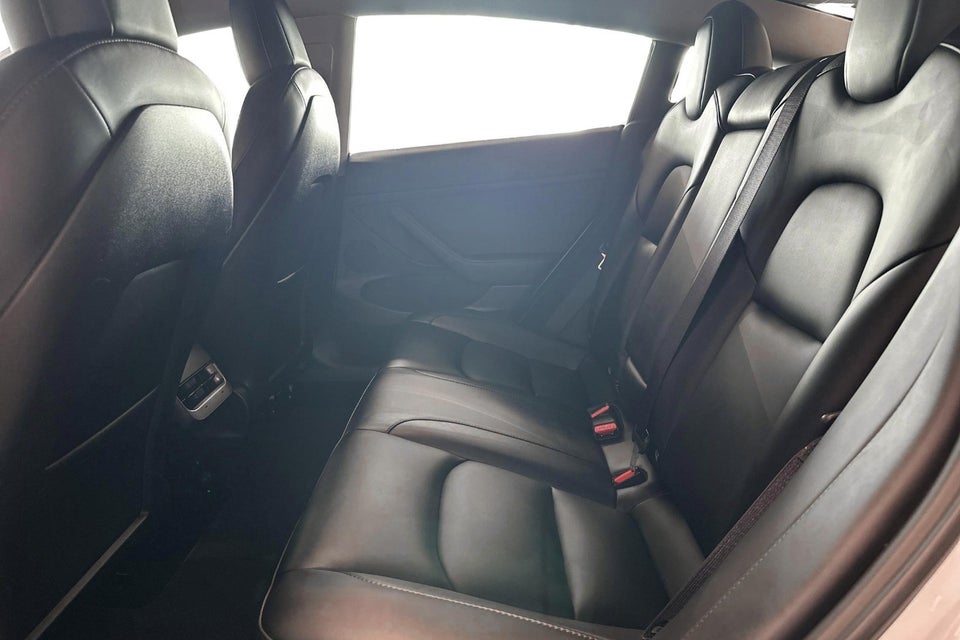 Tesla Model 3 Long Range AWD 4d