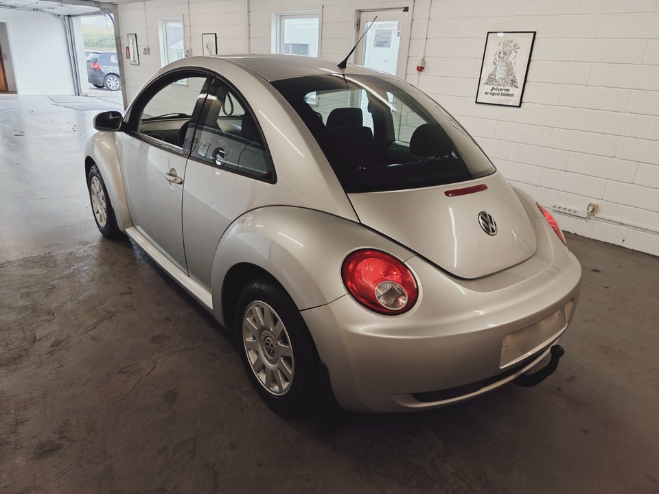 VW New Beetle 1,6 Trendline 2d