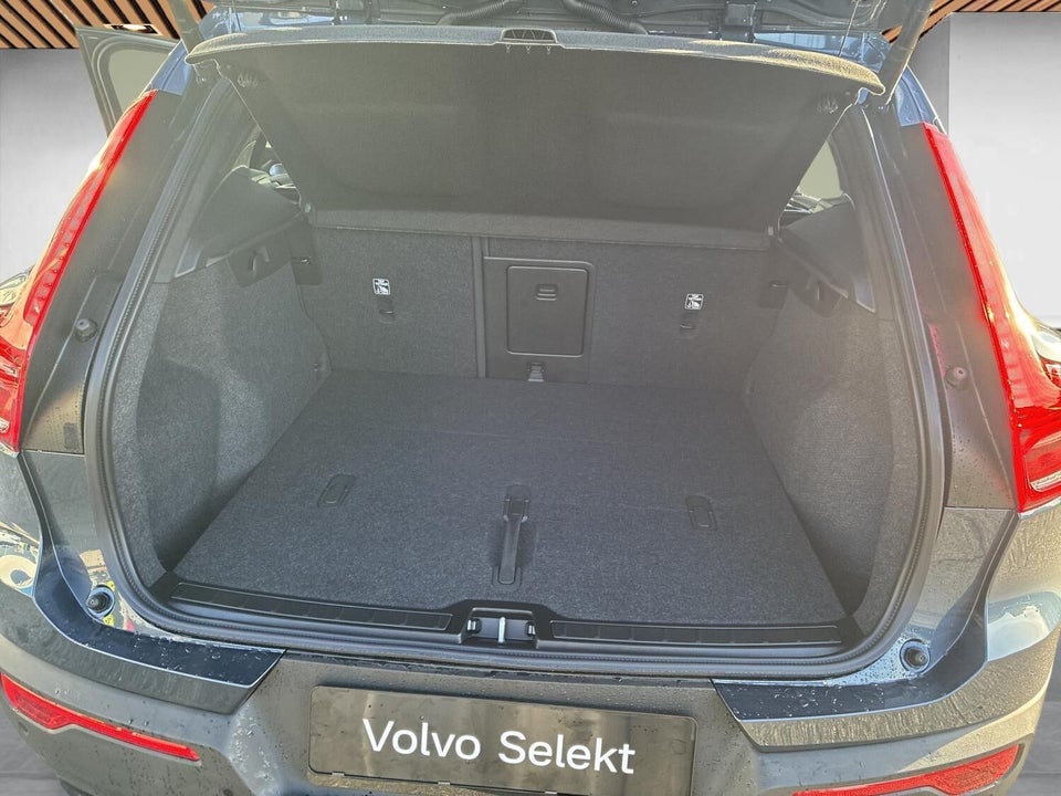 Volvo EX40 Extended Range Plus 5d