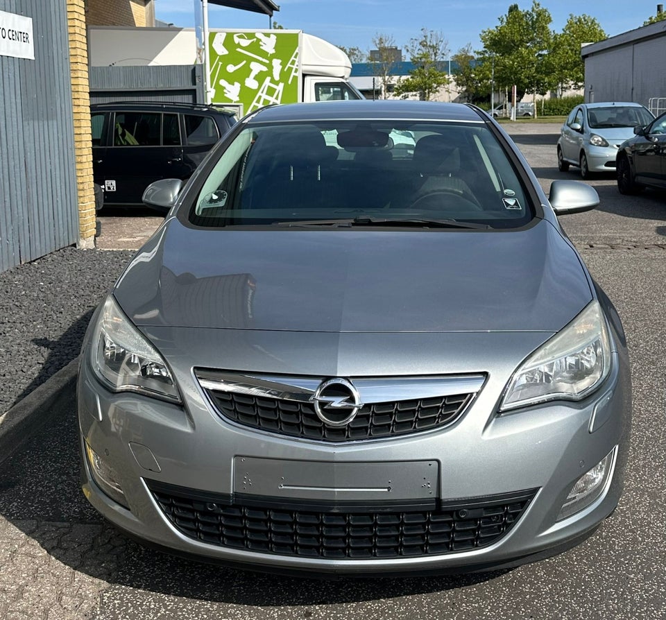 Opel Astra 1,6 Enjoy 5d