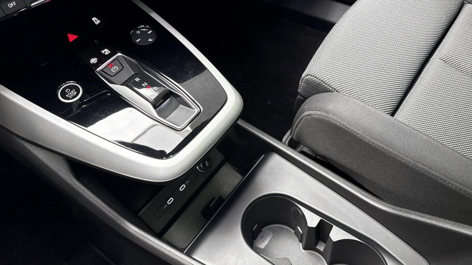 Audi Q4 e-tron 40 Advanced 5d