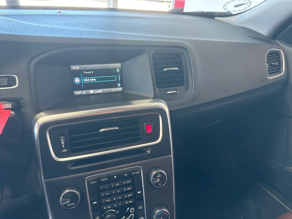 Volvo V60 1,6 DRIVe Momentum 5d