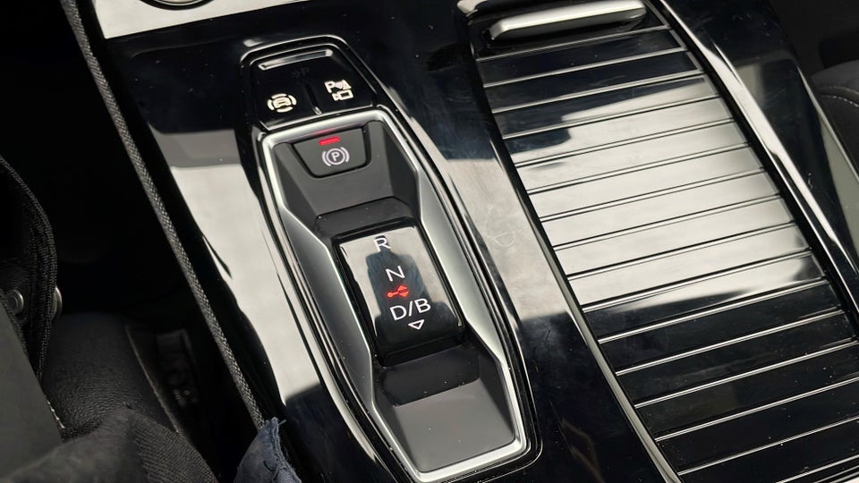 Audi Q6 e-tron S-line quattro 5d