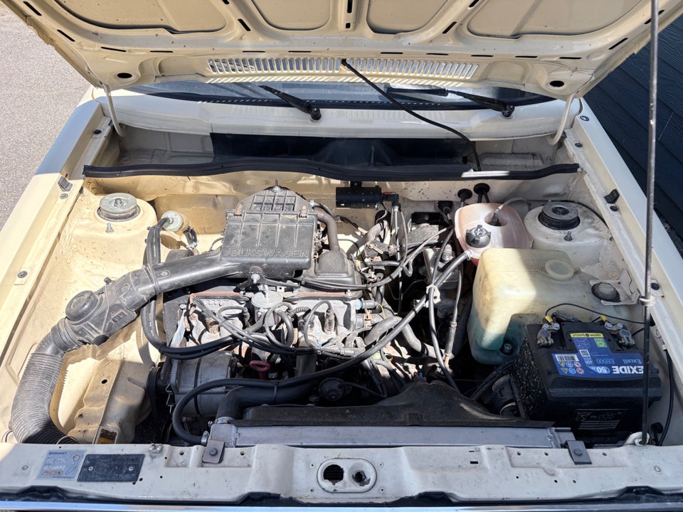 VW Caddy 1,8 Pick-up 2d