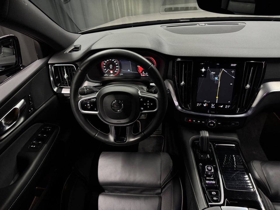 Volvo V60 2,0 T6 ReCharge R-Design aut. AWD 5d