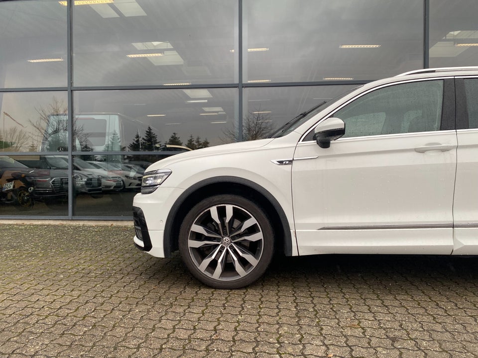 VW Tiguan 2,0 TSi 220 R-line DSG 4Motion 5d