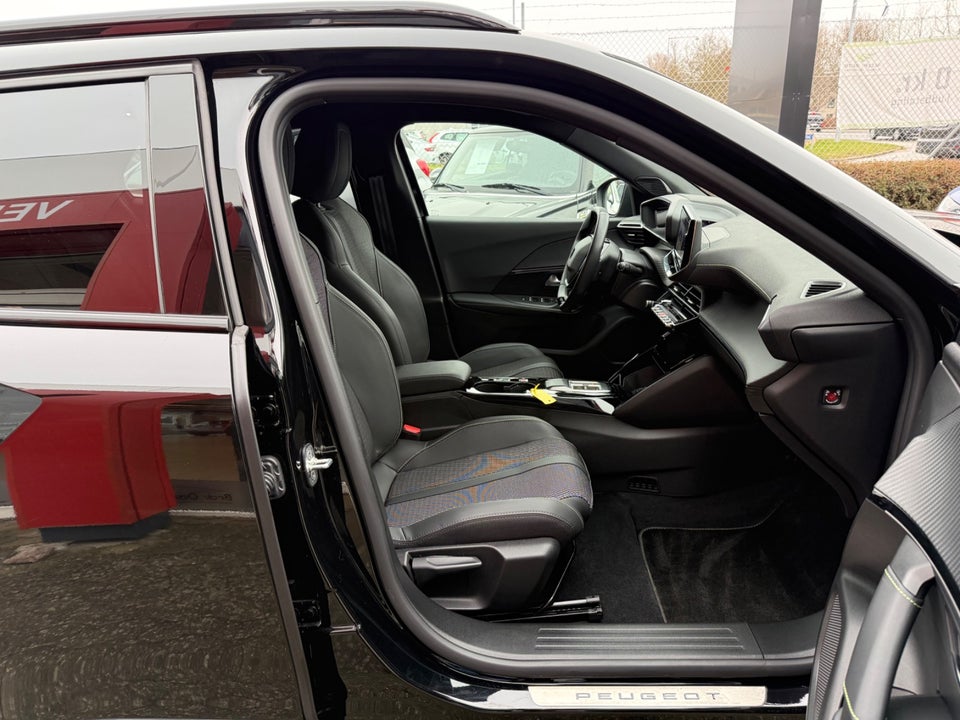 Peugeot e-2008 54 GT 5d