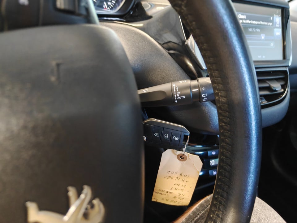 Peugeot 208 1,2 VTi 82 Allure 5d
