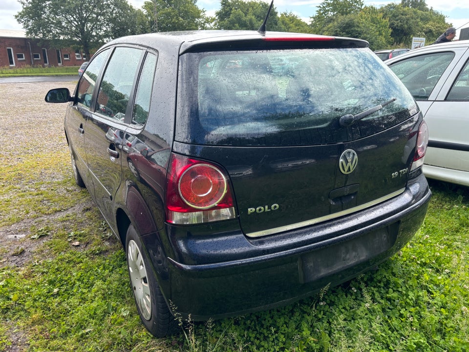 VW Polo 1,9 TDi 100 Sportline 5d