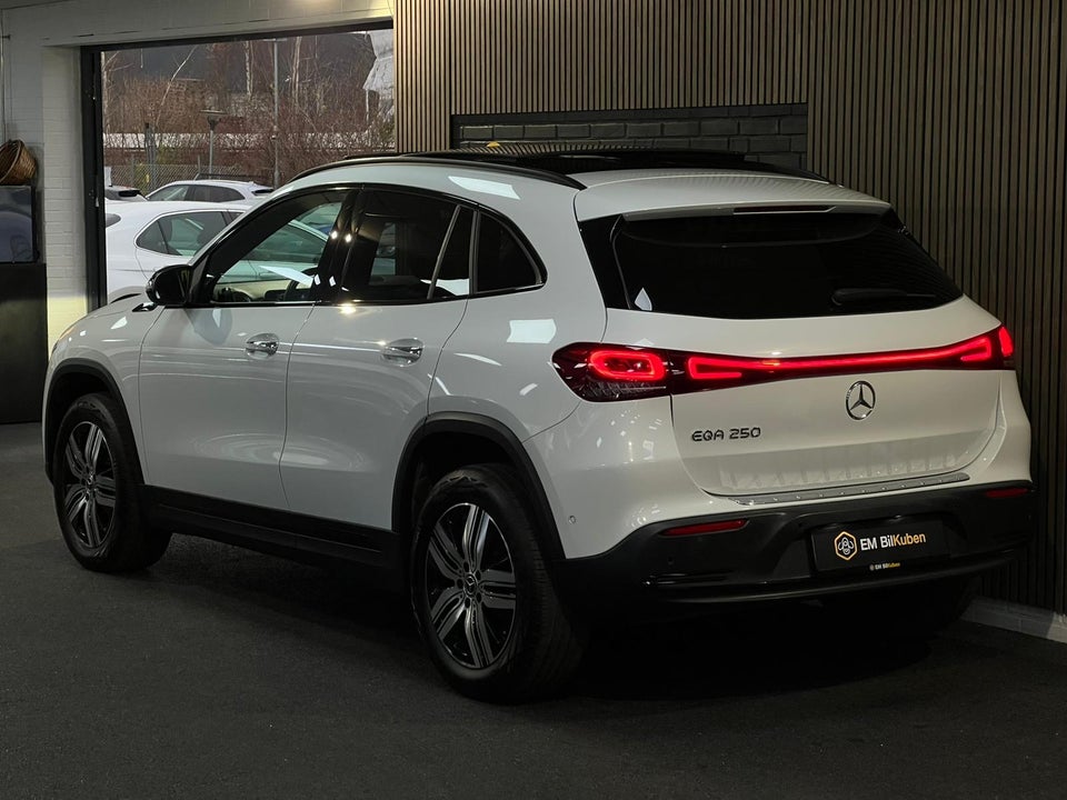 Mercedes EQA250 Progressive 5d